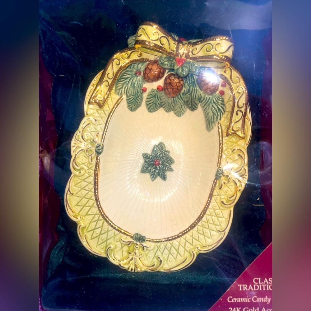Vintage Classic Traditions Holiday Ceramic Candy Serving Dish 24K Gold Accents